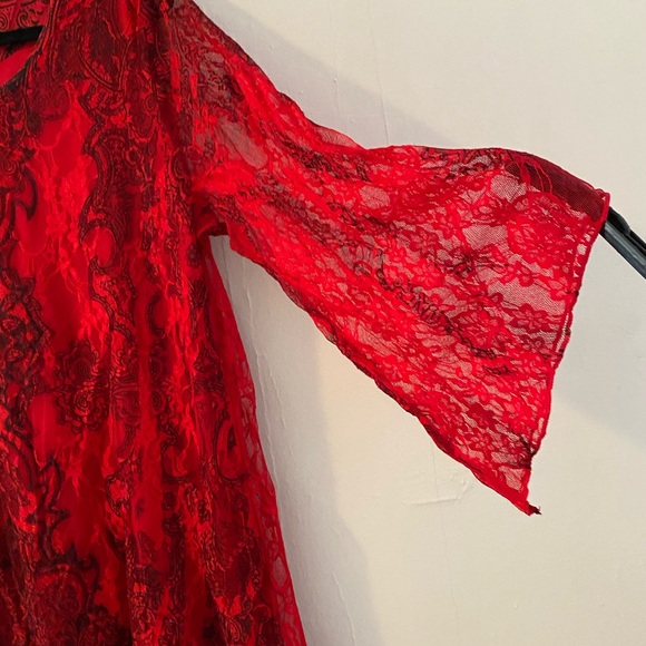 BEAUTIFUL Red/Black Lace w/Lining 2X Pullover Top - Picture 2 of 10